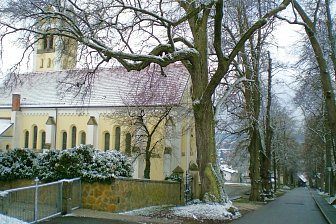 Gartenkunst im Passauer Land - Lindenallee in Ortenburg